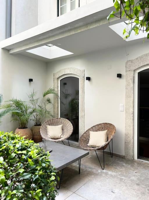 Charming Lapa With A Private Patio * Lisboa