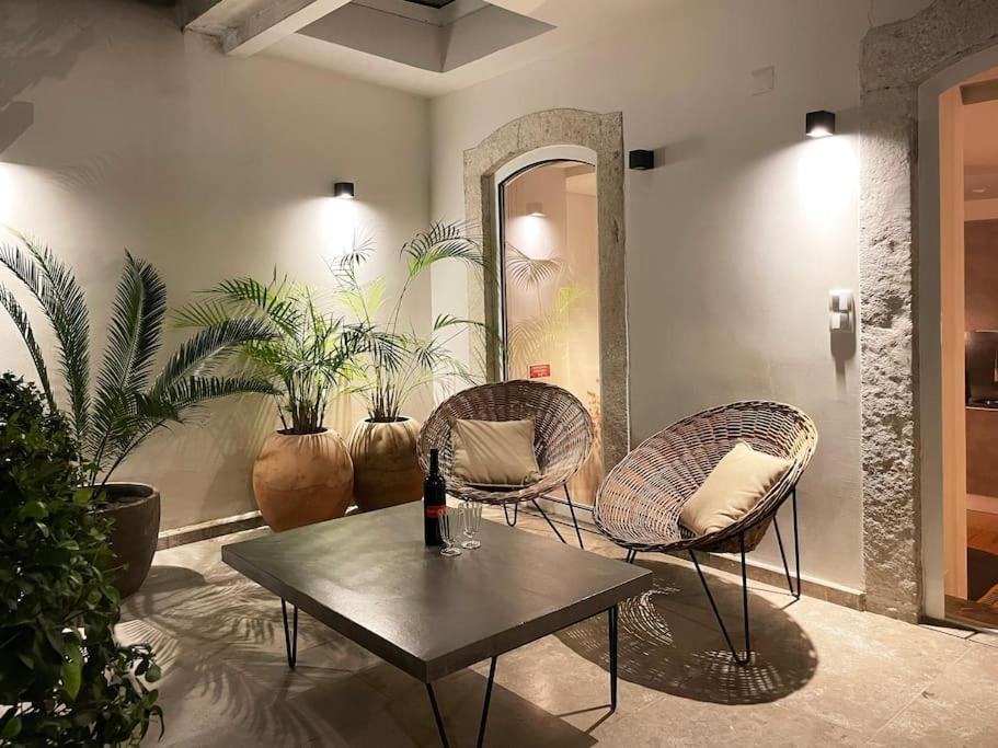 Apartamento Charming Lapa With A Private Patio Lisboa